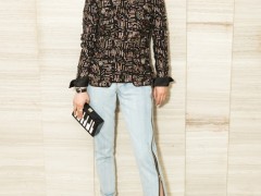 白百何佩戴香奈兒珠寶亮相中國(guó)電影導(dǎo)演協(xié)會(huì)年度盛典