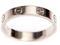 鉑金鉆戒保養(yǎng)之如何修復(fù)鉆戒表面劃痕