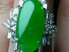 會(huì)變色的翡翠是假的嗎?