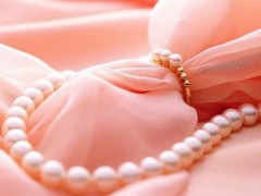 夢(mèng)見(jiàn)珍珠項(xiàng)鏈斷了什么意思