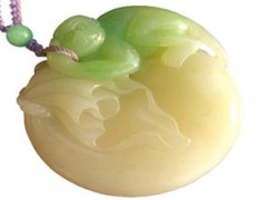 不同形狀的意綿綿翡翠手鐲在鑒定時(shí)有什么區(qū)別