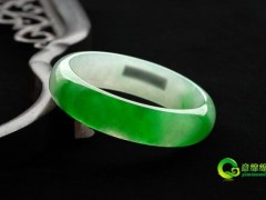意綿綿翡翠手鐲怎么樣？