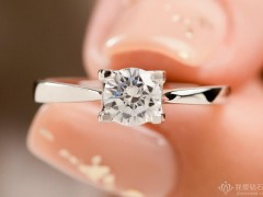 【簡單愛】超簡約牛頭款經(jīng)典四爪結(jié)婚鉆戒