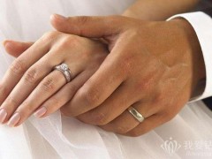 結(jié)婚買黃金戒指還是白金戒指？幾個(gè)對(duì)比教你選擇