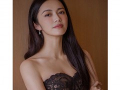 姚晨佩戴戴比爾斯出席電影節(jié)閉幕式