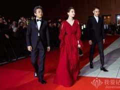 劉詩(shī)詩(shī)佩戴妮華莫迪珠寶 出席電影首映禮