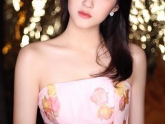 關(guān)曉彤?dāng)y手伯爵珠寶閃耀今日頭條年度盛典