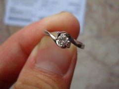 選購(gòu)結(jié)婚鉆戒有沒有需要注意的事項(xiàng)？