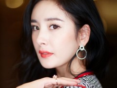 楊冪佩戴伯爵珠寶出席電影首映禮