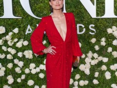 美國女演員奧利維亞·維爾德佩戴蒂芙尼珠寶出席頒獎禮 展現(xiàn)驚艷大氣之美