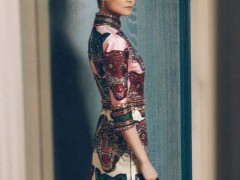 李宇春旗袍裝搭配Gucci珠寶 盡顯復(fù)古優(yōu)雅范兒