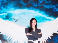 張?zhí)鞇?ài)佩戴寶曼蘭朵珠寶出席電影發(fā)布會(huì)