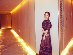 林心如薄紗紅黑長(zhǎng)裙仙氣足 佩戴卡地亞全鉆珠寶優(yōu)雅氣質(zhì)盡顯