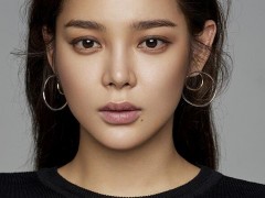 樸詩妍最新珠寶首飾寫真曝光