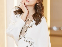 林心如產(chǎn)后亮相 佩戴寶格麗珠寶氣質(zhì)高雅