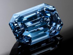 蘇富比拍賣：15.1ct“De Beers Cullinan Blue”藍鉆
