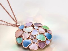 蕭邦Happy Hearts系列推出兩款全新雞尾酒會吊墜