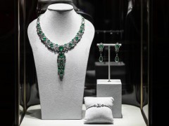 Garrard（杰拉德）推出 Jasmine 茉莉花珠寶套裝：皇家宮殿花園