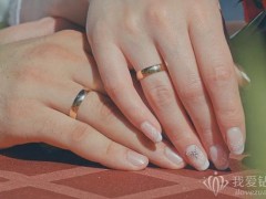 白金情侶戒指怎么帶？ 男女情侶戒指戴法指南