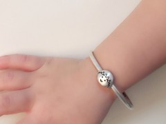 寶寶戴銀飾好不好 小寶寶戴銀飾的好處和隱患