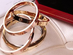 卡地亞手鐲有哪些材質(zhì)的及價格多少錢