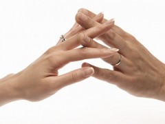 周大福鉑金婚戒款式及價格介紹