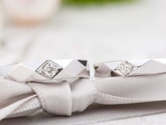 對(duì)戒刻什么字好