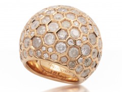 瑞士珠寶商推出新品鉆石戒指：冰鉆