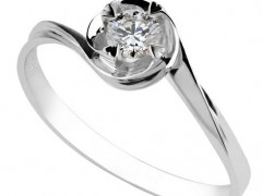 如何定制克拉婚戒?