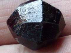 頂級石榴石的真正面目