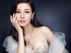 李嘉欣佩戴高端百合系列首飾，演繹巔峰完美藝術(shù)氣質(zhì)