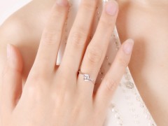 鉆戒圖片欣賞：天使之吻鉆戒 大放光彩