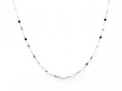 18K白金項鏈配什么鉆墜？