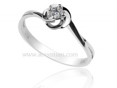 哪個(gè)更出色？ 周大福鉆戒對(duì)比周大生鉆戒