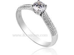 鄭州30分結(jié)婚鉆戒賣5500元價格高不高？