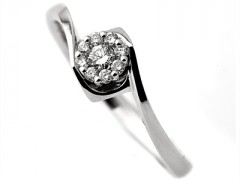 金伯利鉆戒中好的鉆飾應該具備哪些要求