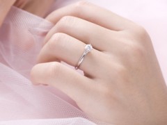 怎樣根據(jù)手型挑選合適的鉆戒款式