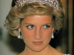 珠寶造型風(fēng)格優(yōu)美 呈現(xiàn)法式浪漫風(fēng)情