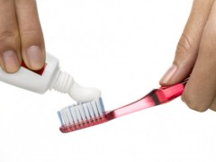 能用牙膏去清洗鉆戒嗎?