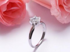 tiffany經(jīng)典六爪鉆戒價格