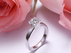 范冰冰代言的卡地亞0.5克拉鉆戒價格是多少？