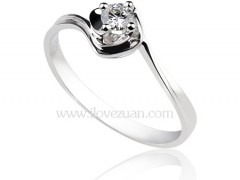 如何鑒定結(jié)婚鉆戒中鉆石的品質(zhì)？