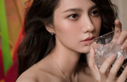 姜珮瑤：純粹與用心演繹的魅力